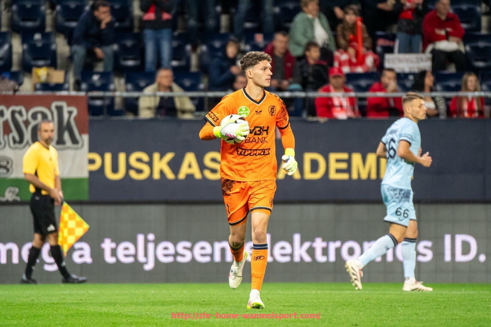 完美体育官方网站-世俱杯主客队球迷隔离区设置规则与安全控制措施